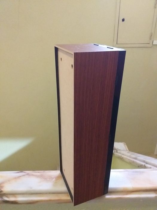 Mini torre/ para cds/ nova