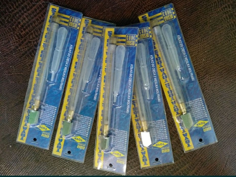 Нож для резки стекла. Стеклорез масляный