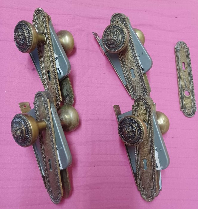 Puxadores em latão com fechadura (4unidades)