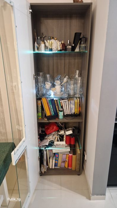 Witryna brw LED podświetlana  kolor biały i dąb