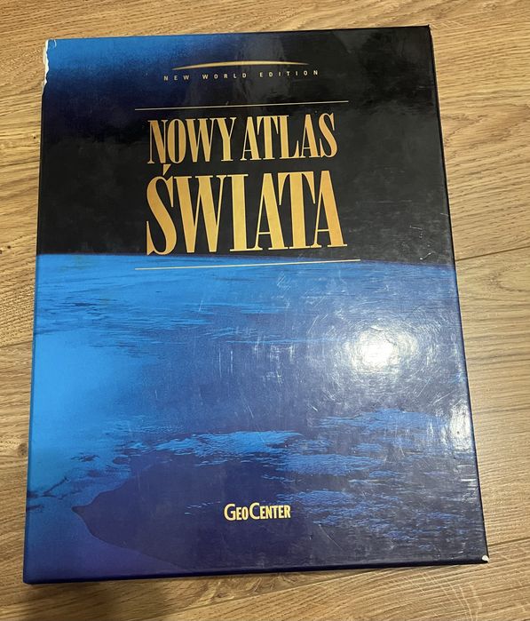 Pięknie wydany Nowy Atlas Świata GeoCenter PWN 375 stron