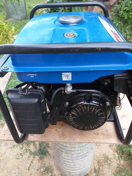 Продається генератор (бензин, газ)