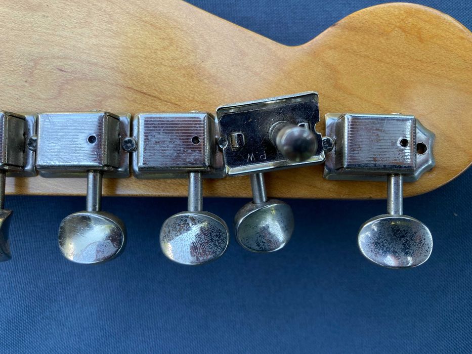 Stratocaster Japan 70s - ibanez cort tokai yamaha prs squier fender