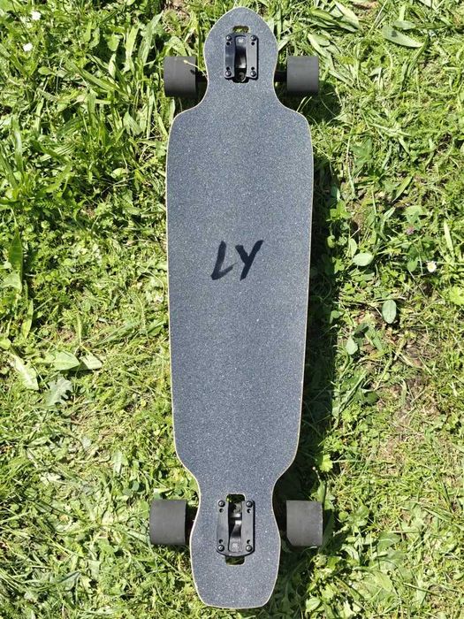 Landyachtz Battle Axe Paper Tiger - longboard