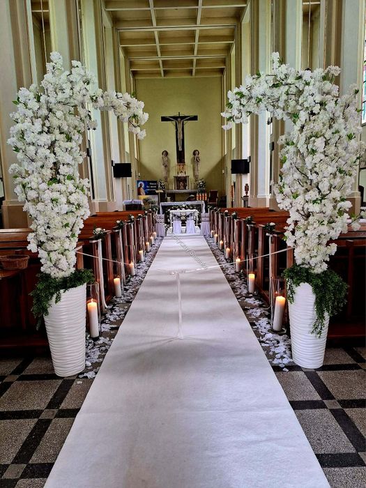 Dekorowanie sali i kościoła na ślub i wesele bukiety ślubne