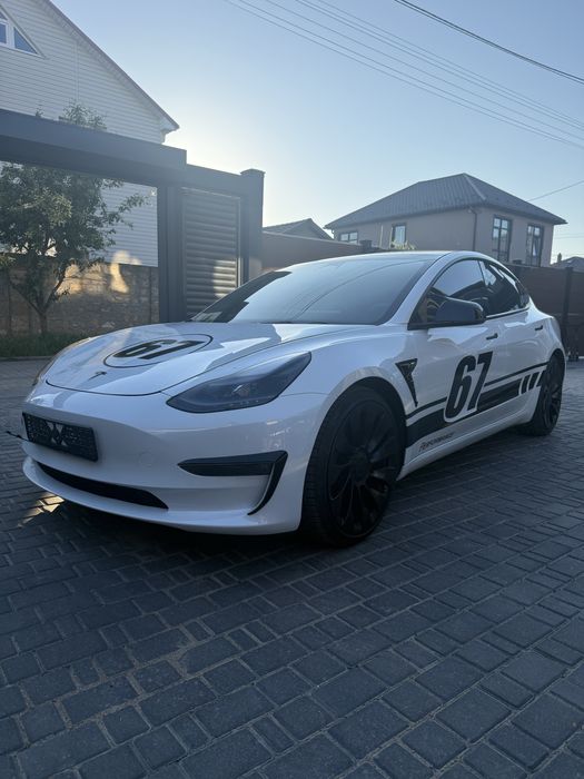 Tesla model 3 perfomance 2023 в наявності в Одесі