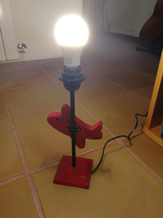 Candeeiro de mesa avião