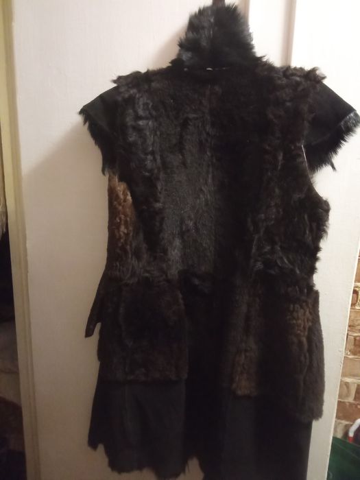 Продается новая жилетка натуральная