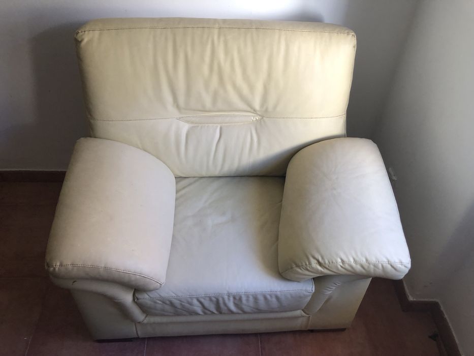 Poltrona creme um lugar