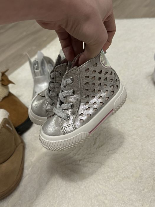 Взутя дитяче zara h&m.