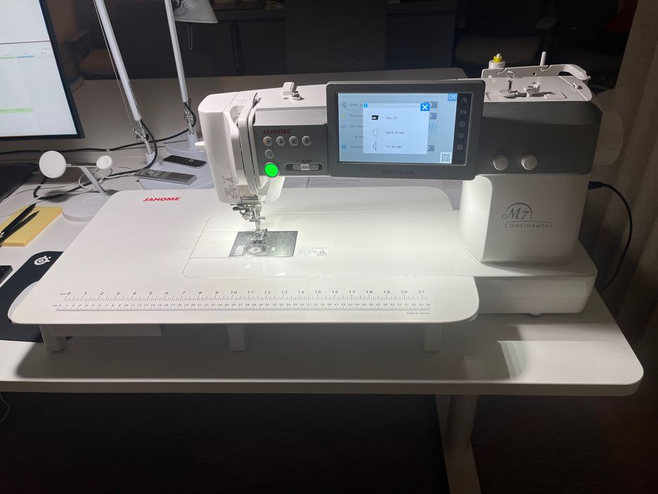 Máquina de costura Janome Continental M7