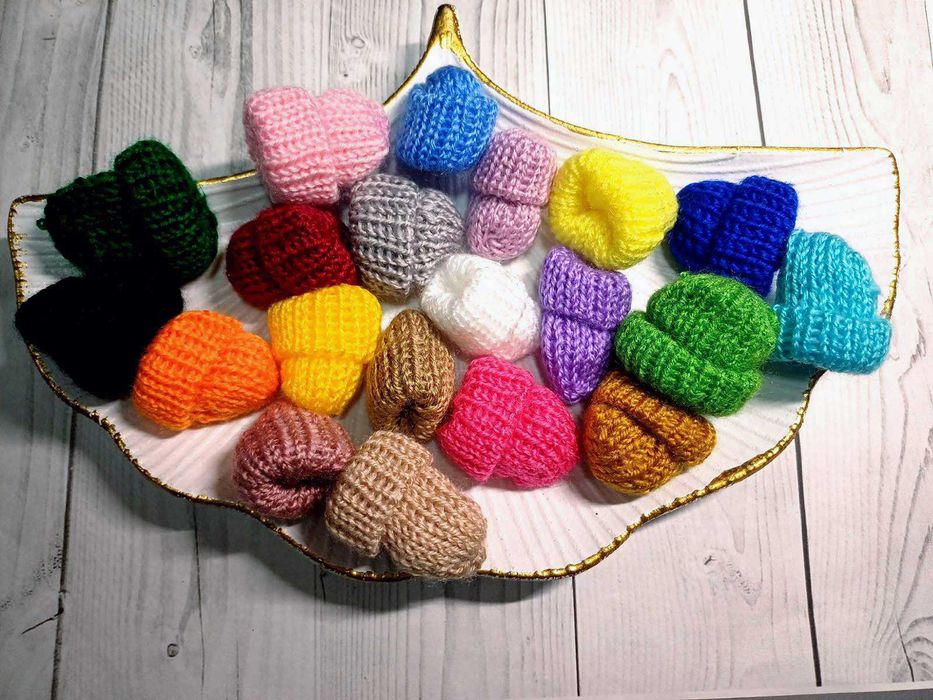 Вязаные мини шапочки для скрапбукинга