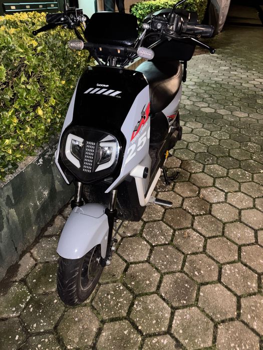 Mota elétrica semi nova