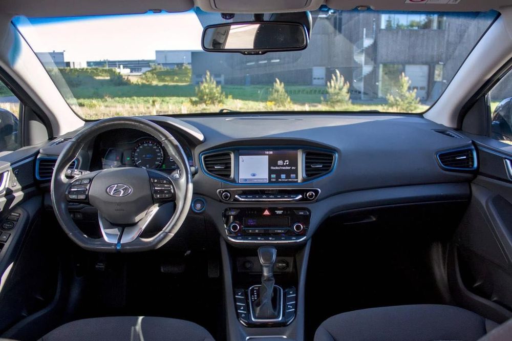 Гібридний Hyundai Ioniq 2017 року з Європи