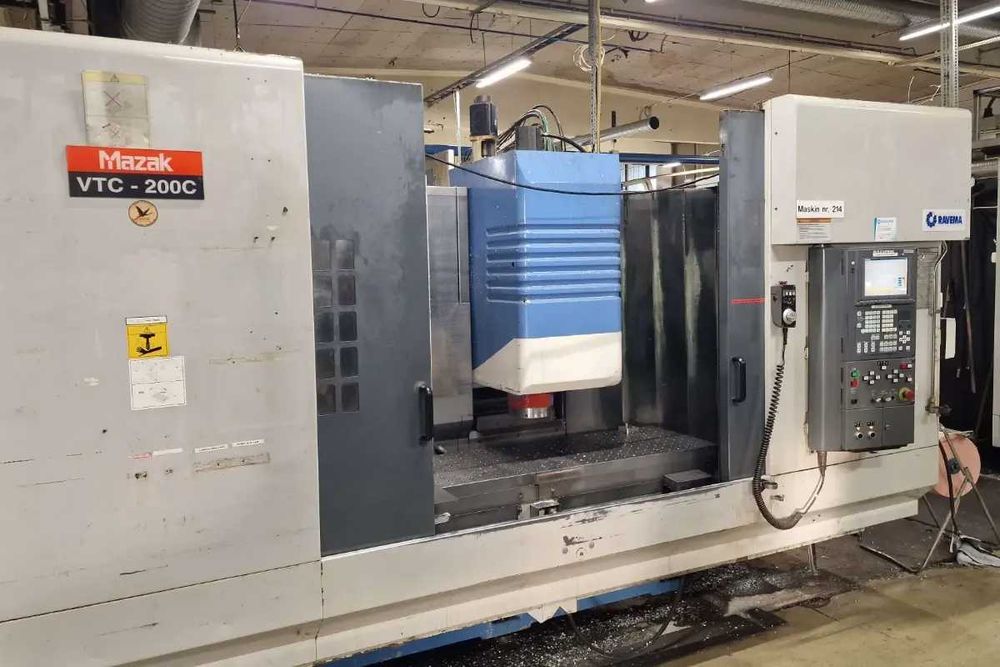 Обрабатывающий центр \ Обробний центр вертикальний Mazak VTC 200