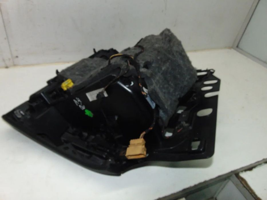 Audi A4 carrinha porta luvas