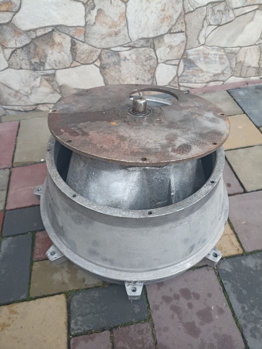 Продам редуктор до тестоміса б/у в доброму стані.