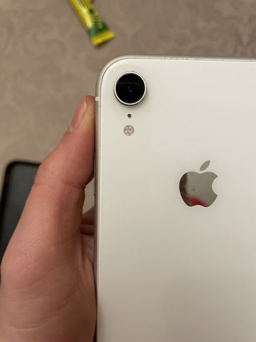 iPhone XR 64 GB in Good Condition64354221758337124