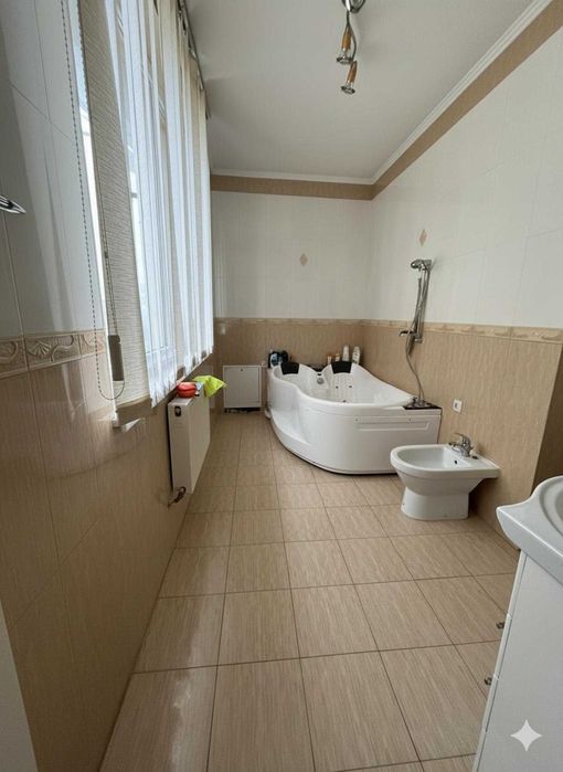 Продаж комерційного приміщення, 343,9 кв.м./вул. Сорохтея
