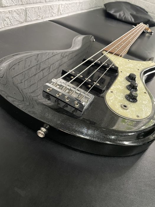 Gitara basowa Aria Diamond