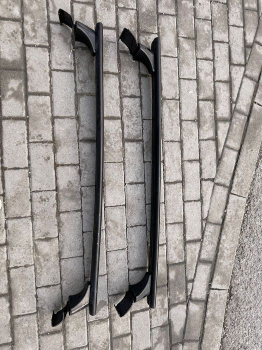 Belki dachowe Cruz Airo Dark  dla Hyundai ix20 lub Kia Venga