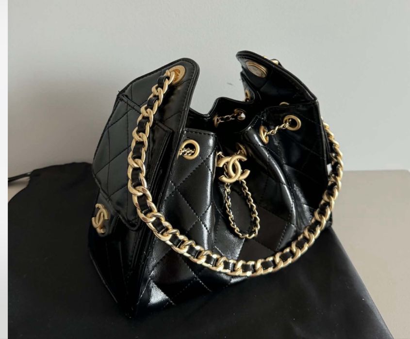 Torebka Chanel hobo 25 mini