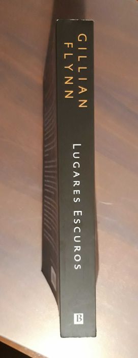Livro Lugares escuros de Gillian Flynn - NOVO.