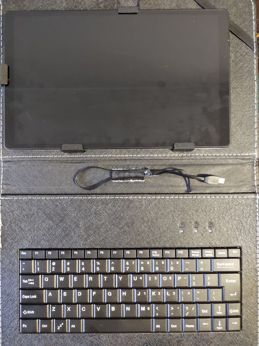 Sprzedam etui do tabletu z klawiatura