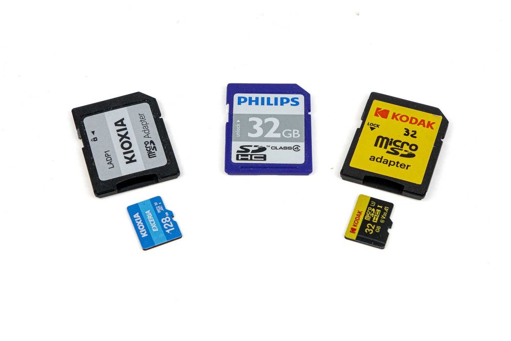 Cartões SD / micro SD 32 / 32 / 128 GB