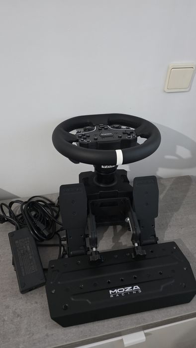 Base Moza R5 + Pedais