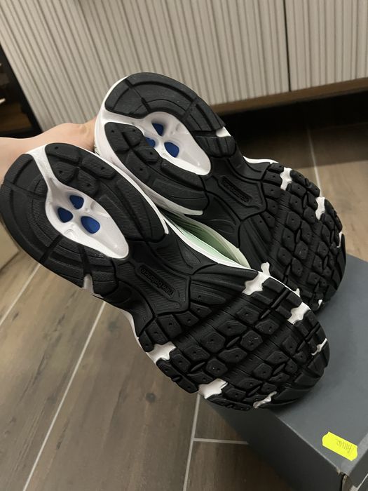 Кросівки new balance