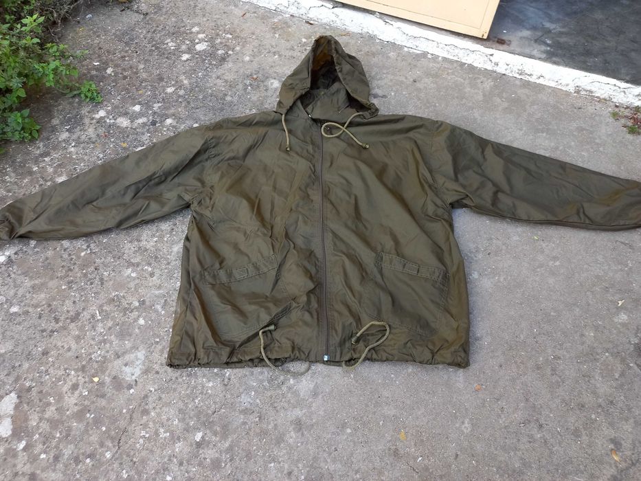 Impermeável Novo com Capuz para Chuva