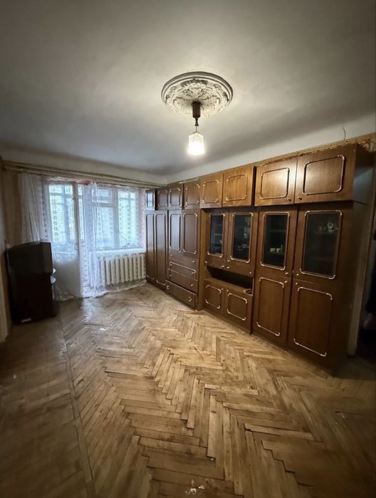 Продається 3 кімнатна квартира .