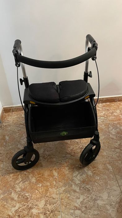 Andarilho com 4 rodas