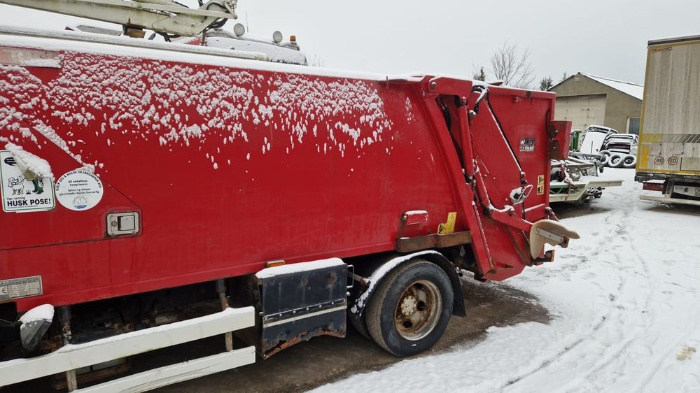 Zabudowa śmieciarki NTM Mitsubishi Canter z 2002