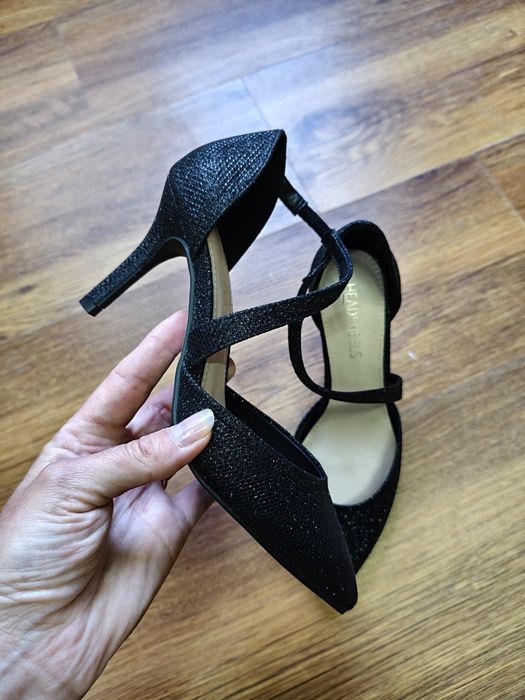 Brokatowe błyszczące buty na obcasie 36 head over heels