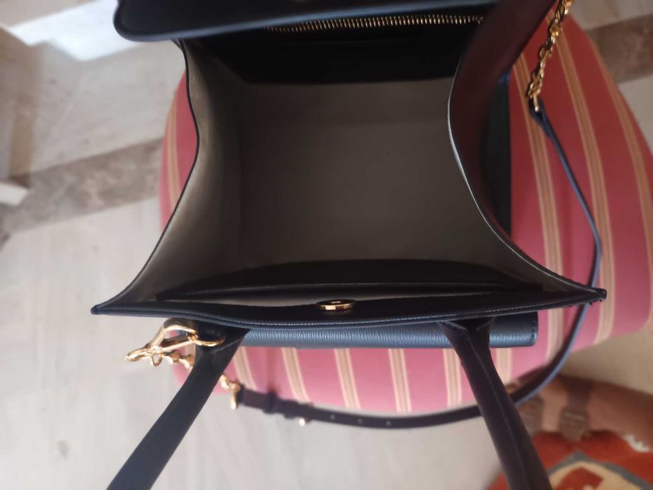 Mala preta com alça Love Moschino