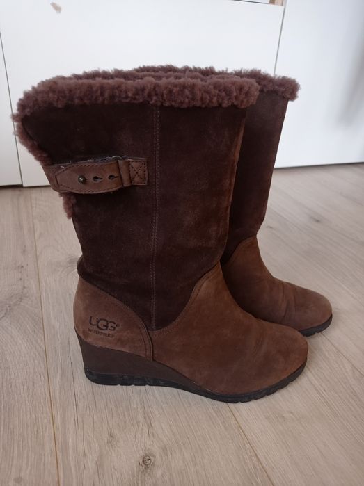 Kozaki na koturnie UGG