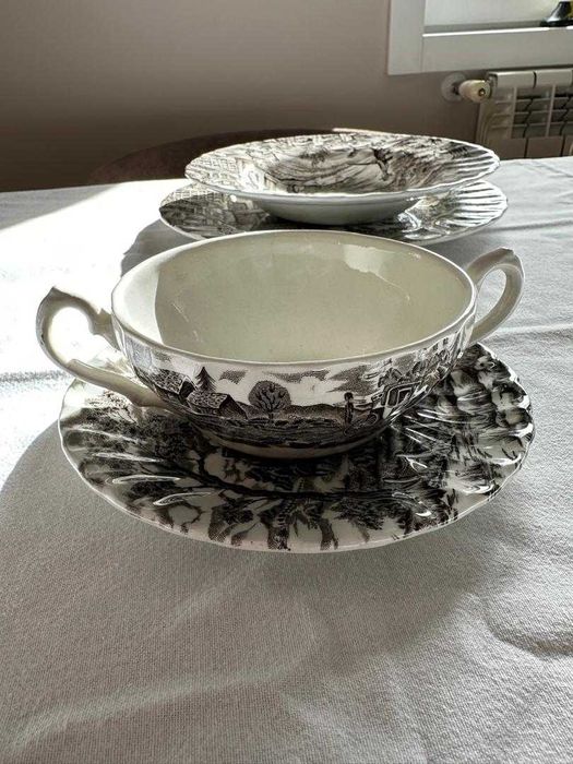 Serviço de loiça inglesa.