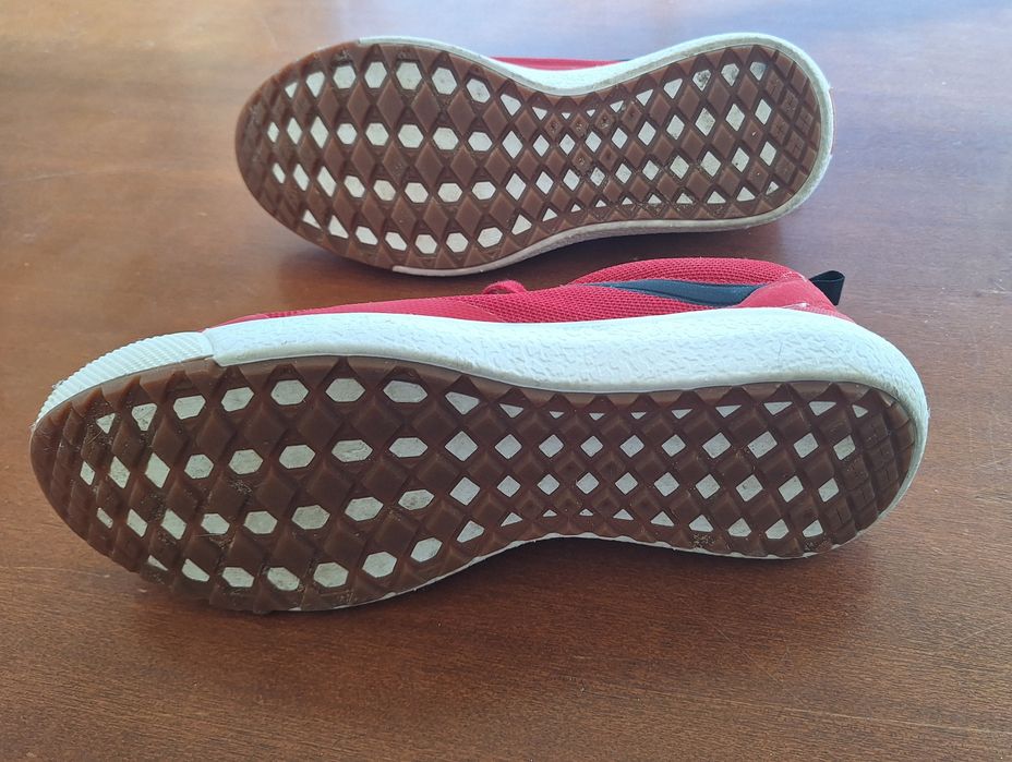 Ténis Vans vermelhos com pouco uso, tamanho 42,50,