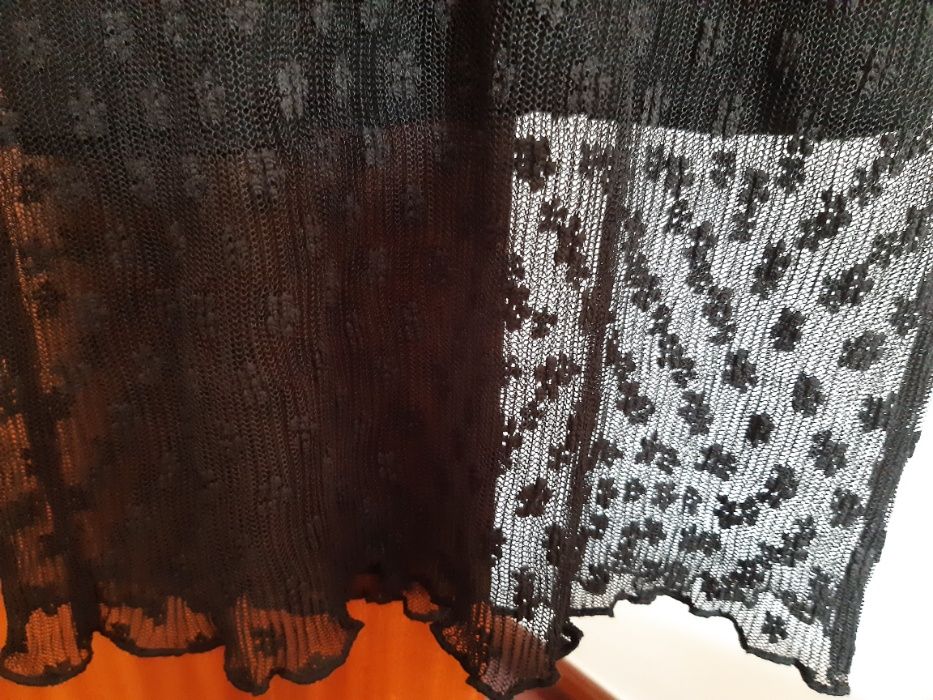 Blusa preta, renda, Nova