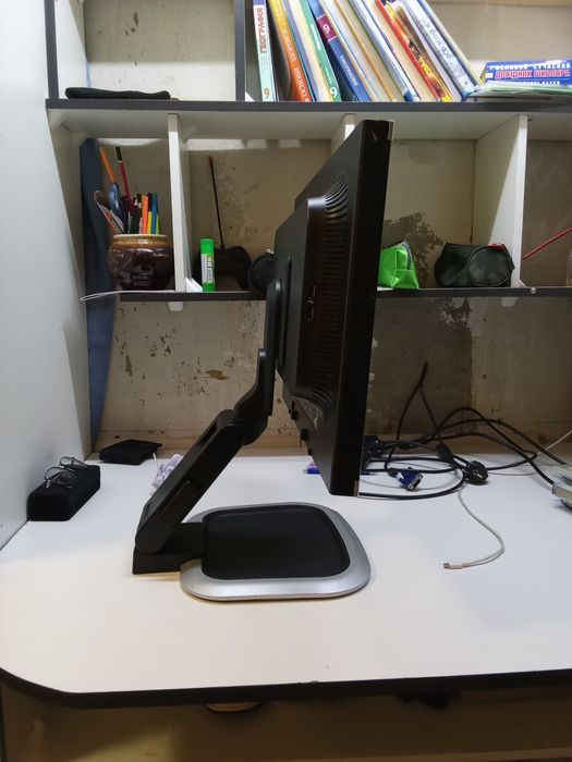 Купіть ось такий чудовий монітор  22" HP TFT купіть будь ласка