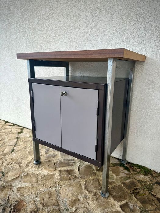 Móvel industrial vintage