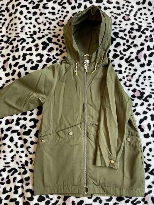 Плащ, ветровка Zara 116 см( 6 лет)