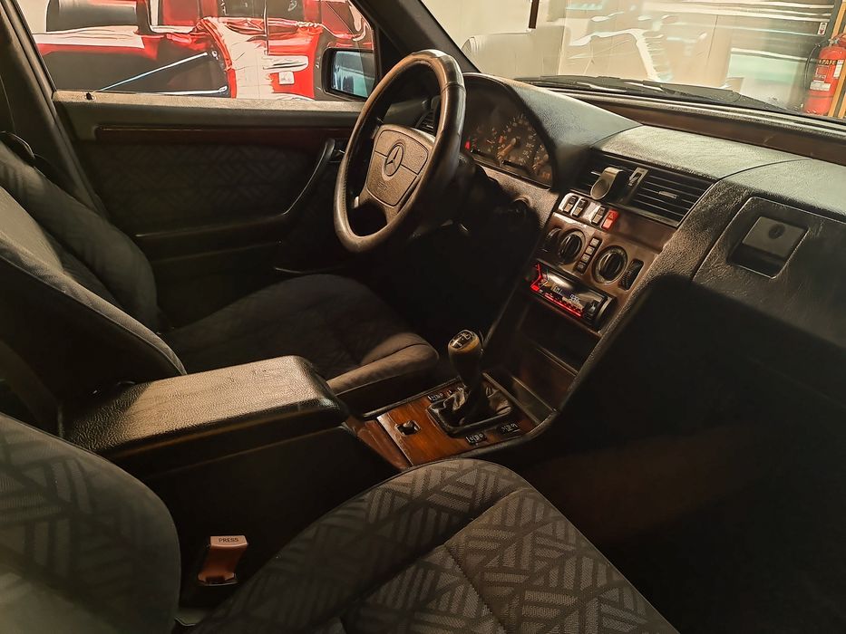Mercedes-Benz C180
