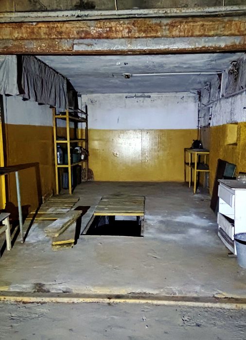 Продам гараж возле педучилища кооп. Січ