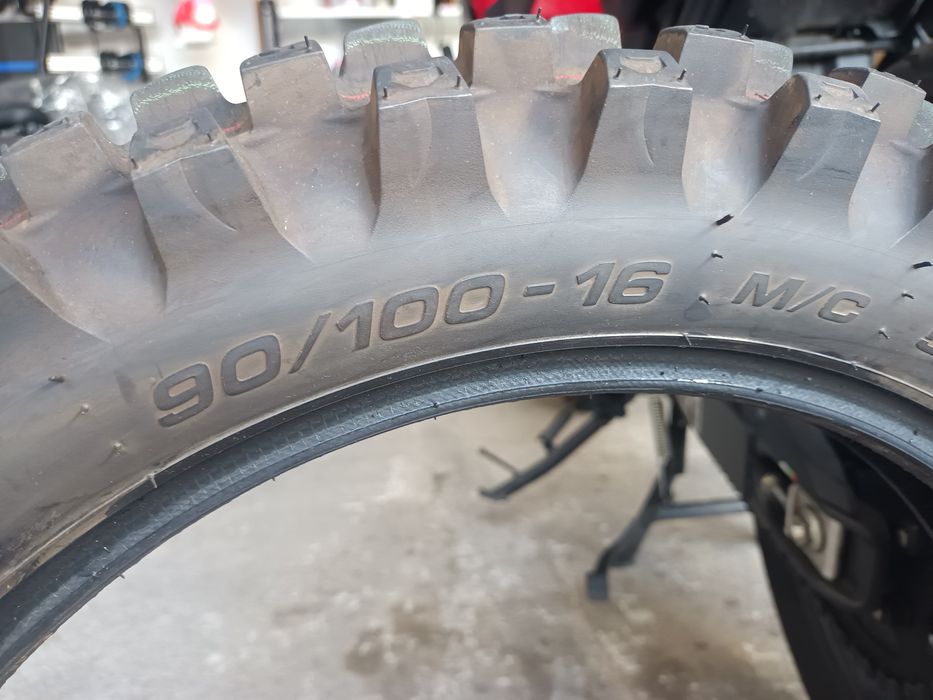Peneu moto 90/100  16