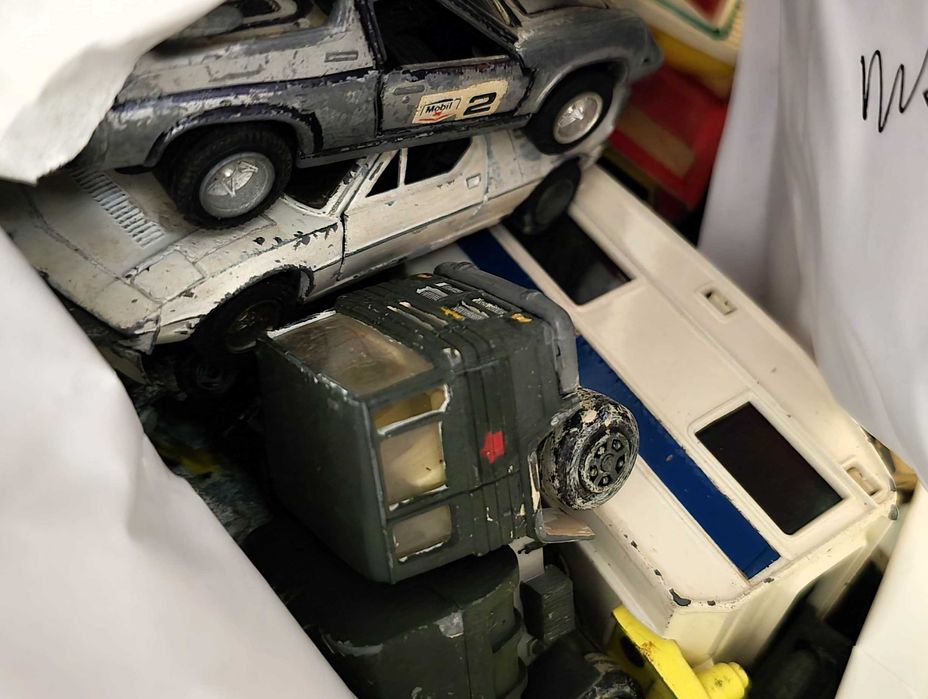 43 miniaturas de carros várias marcas