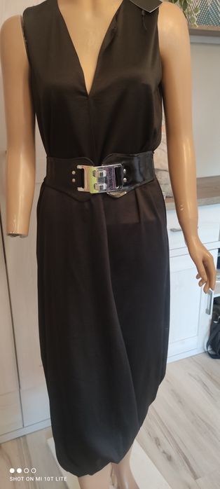 Sukienka elegancka czarna kopertowa od góry do dołu