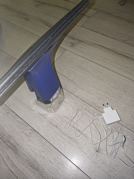 Myjka akumulatorowa elektryczna do okien  odkurzacz